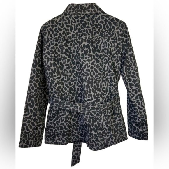 NWT Levi’s Hidden Full Zip & Snap Denim Jacket 4 Snap Pockets Tie Belt SMALL - Picture 5 of 16